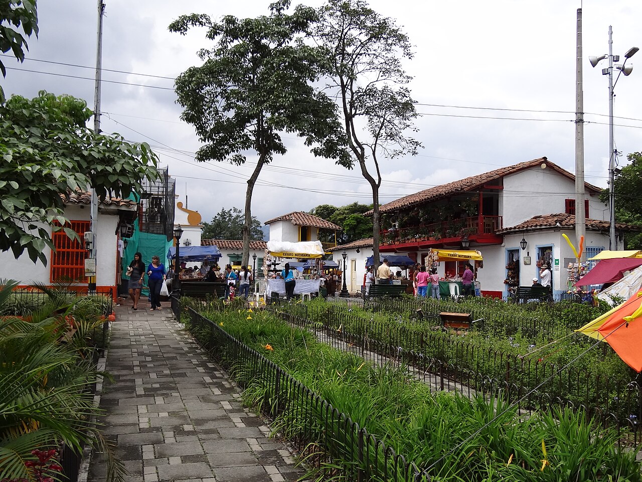 Pueblito Paisa : Le Mirador le Plus Célèbre de Medellín en Vélo Électrique