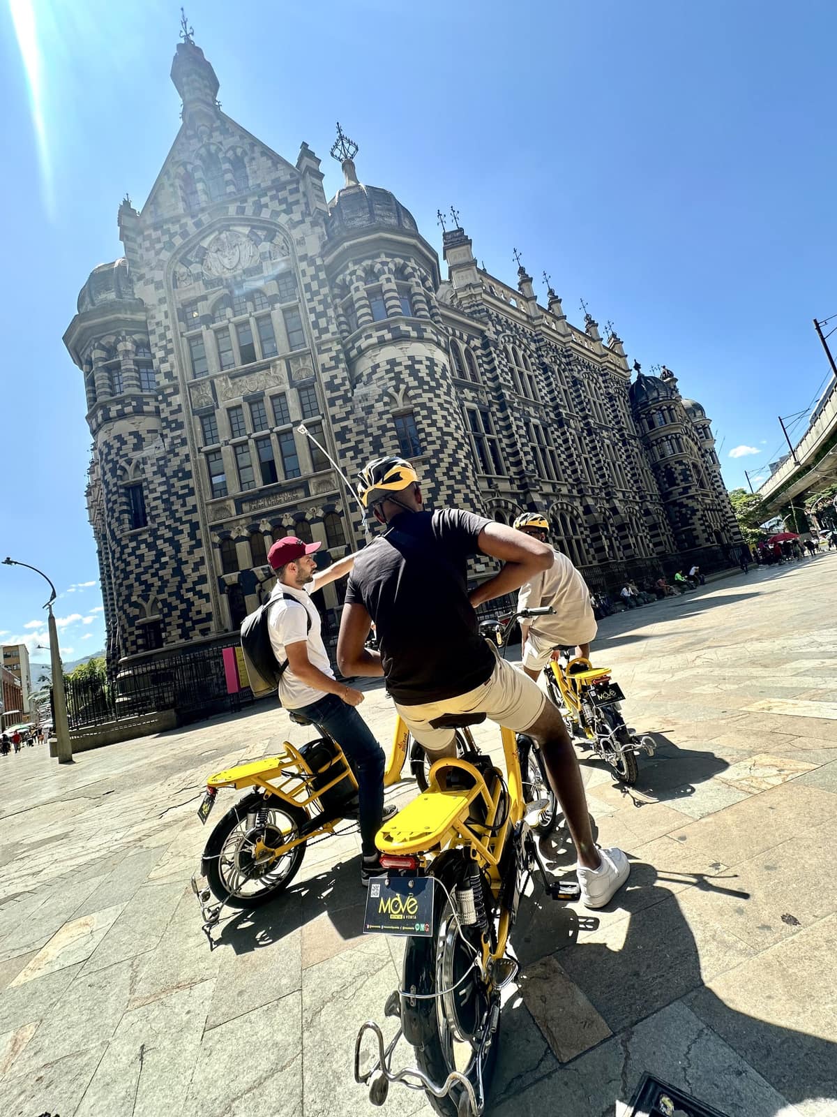 Recorre Medellín como un local - Move City Tour